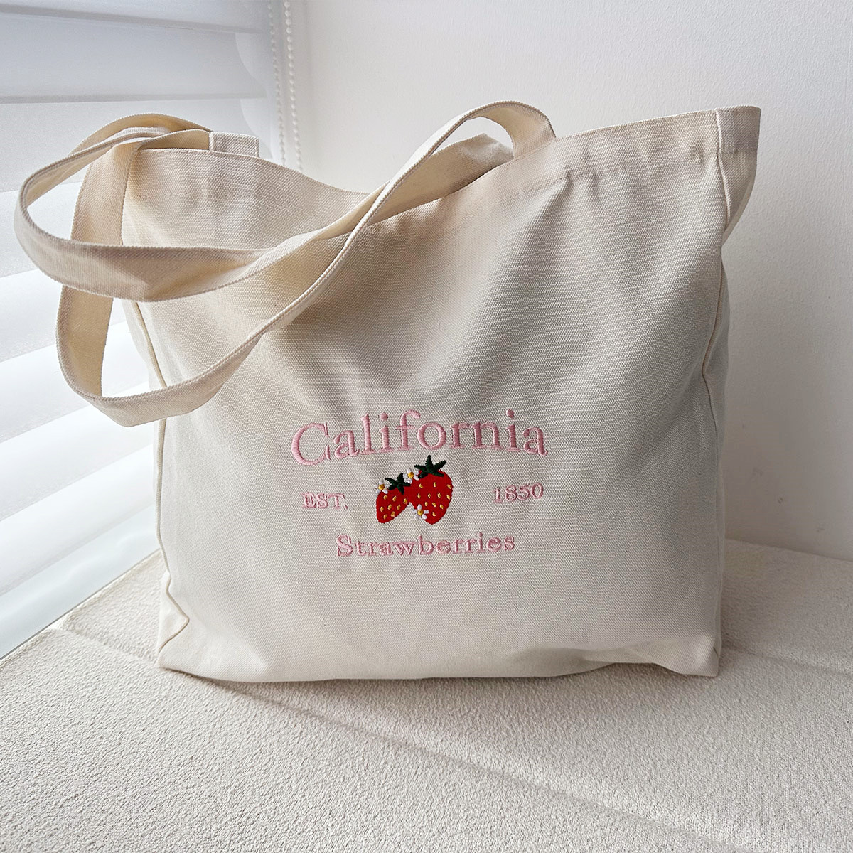 Women Bags Ck - California EST.1850 truskawki Vintage haftowane kobiety